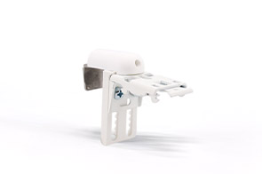 Pose sans per&ccedil;age d'un store bateau