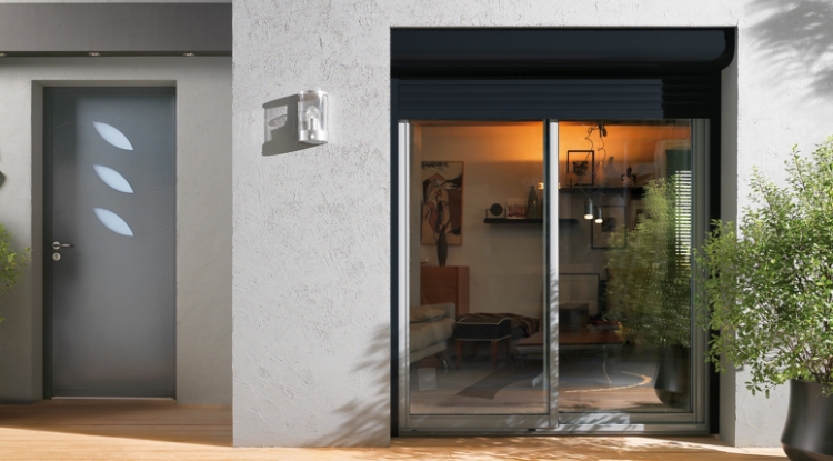 Volet roulant r&eacute;novation install&eacute; sur une baie vitr&eacute;e